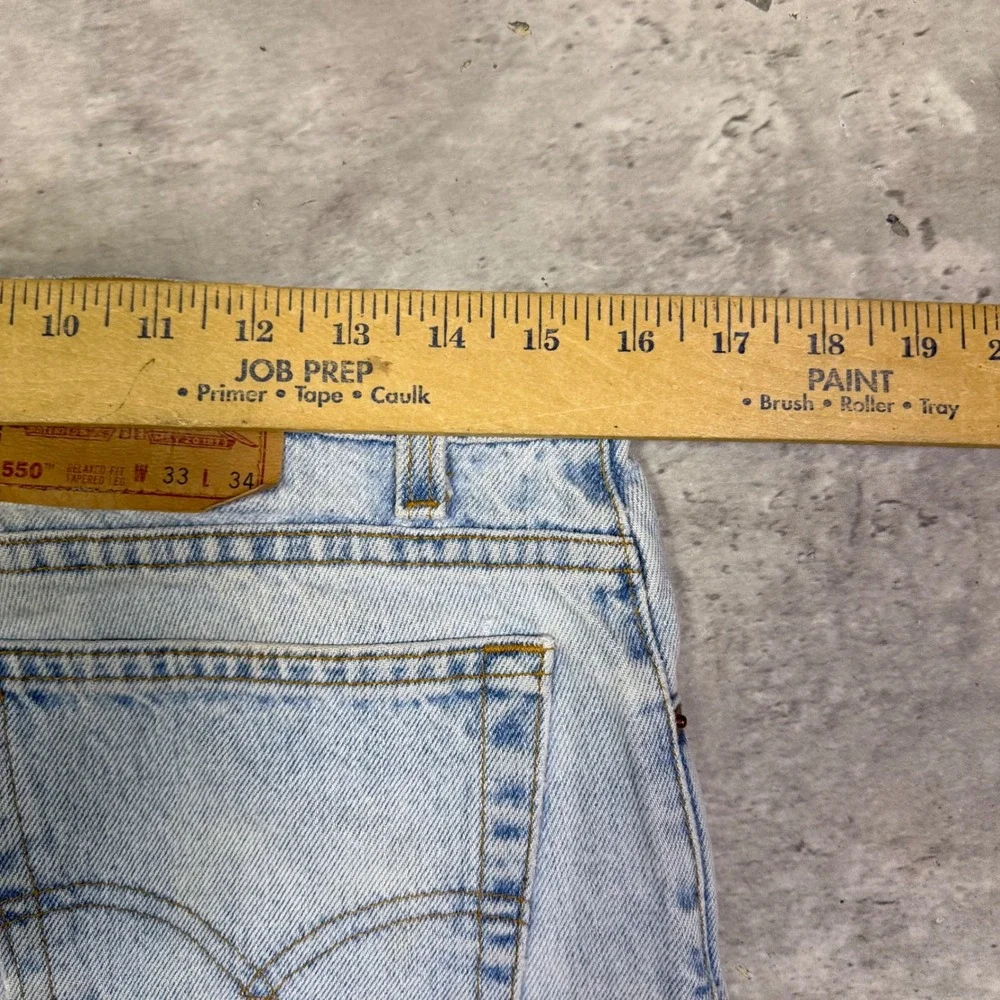 Vintage Levis 550 Relaxed Fit Tapered Leg Jeans Light Wash Made in USA 33x34